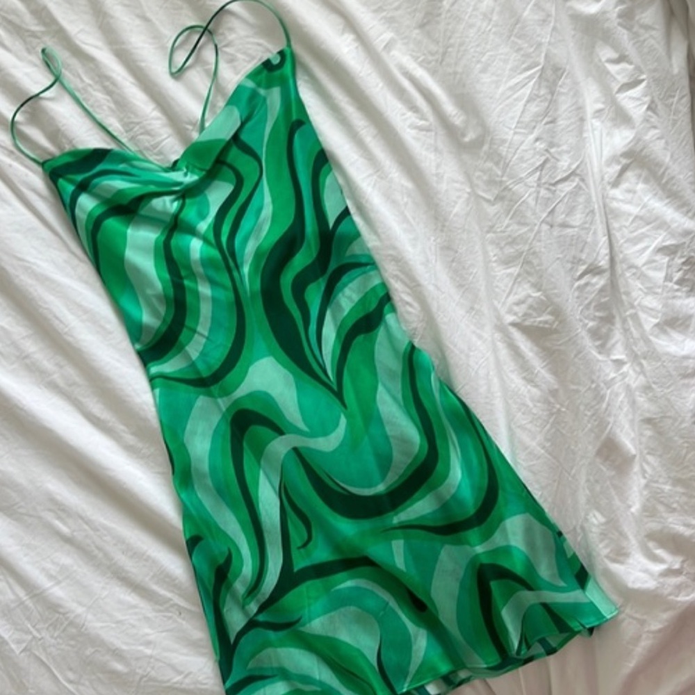 New with tags Zara Green Safia Dress (Limited Edition) Size XS.